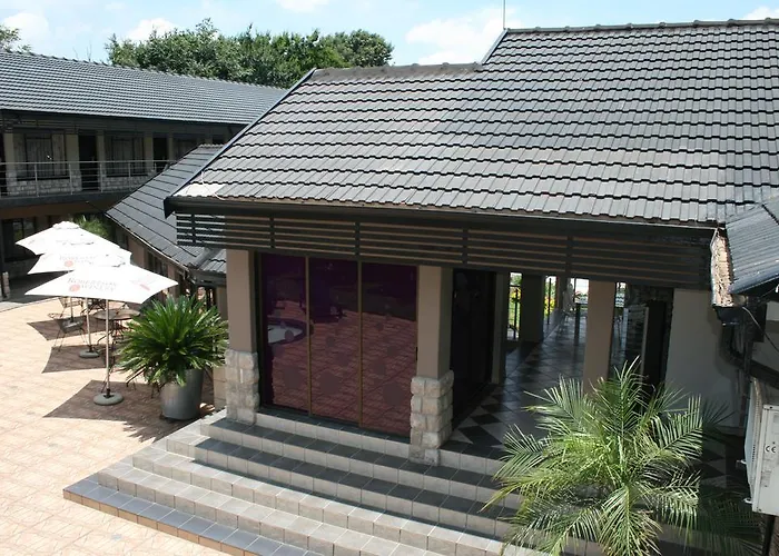 Africa Centre - Airport Leisure Hotel, Guest Lodge And Travel Centre